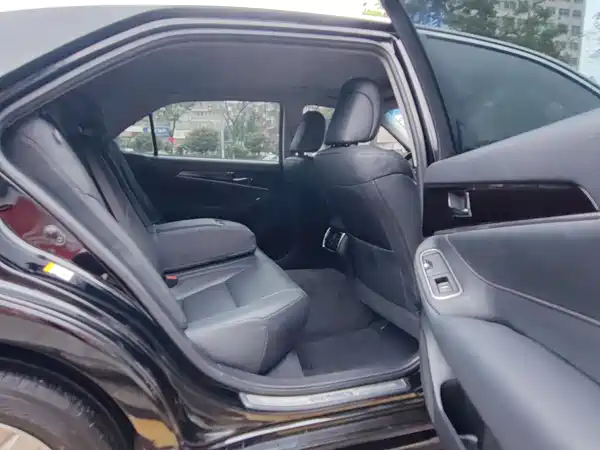 Toyota Crown 2017