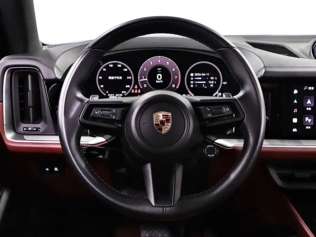 Porsche Cayenne 2024 — фото 10