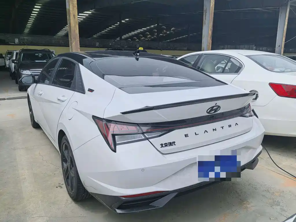 Hyundai Elantra 2022