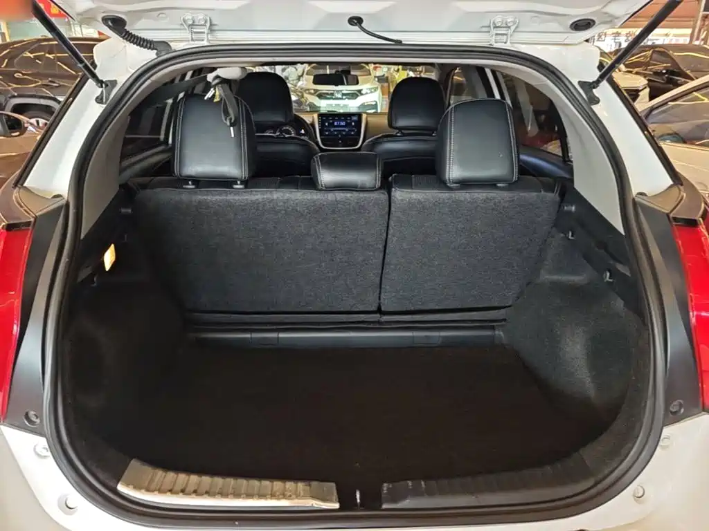 Toyota Yaris L 2021 — фото 19