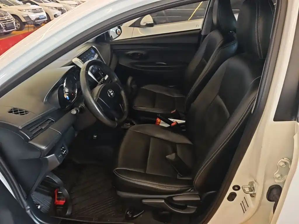 Toyota Yaris L 2021 — фото 15