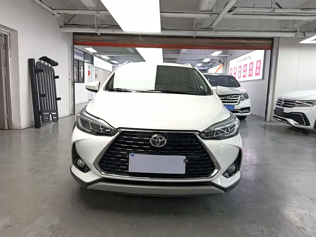 Toyota Yaris L 2022