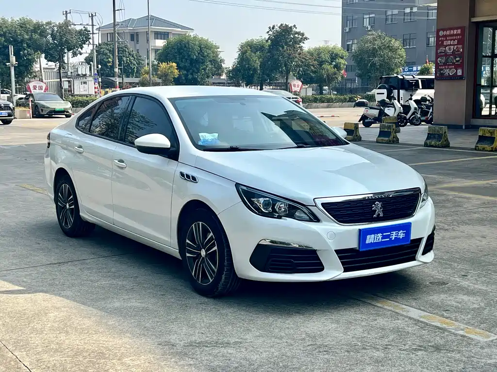 Peugeot 308 2017 — фото 3