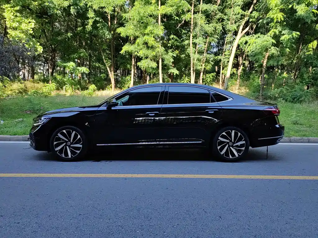 Volkswagen Passat 2022 — фото 15