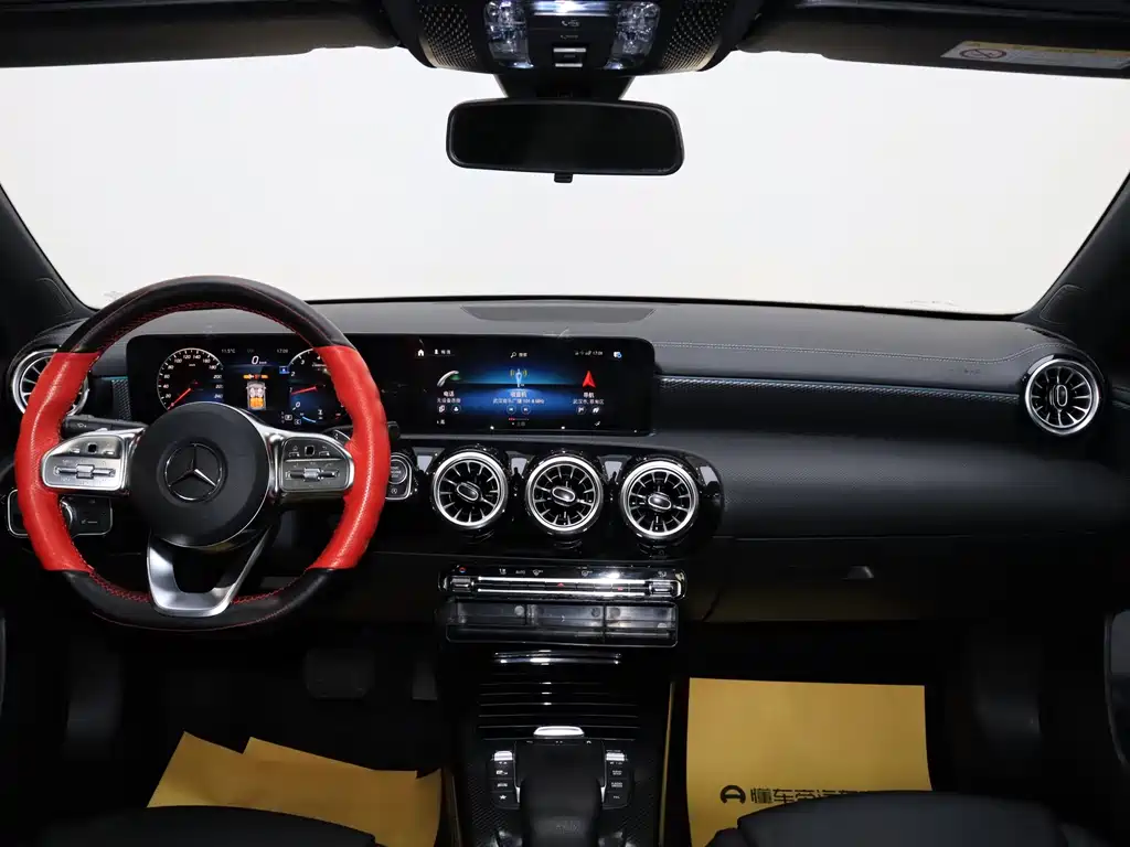 Mercedes-Benz A-Class 2022 — фото 13