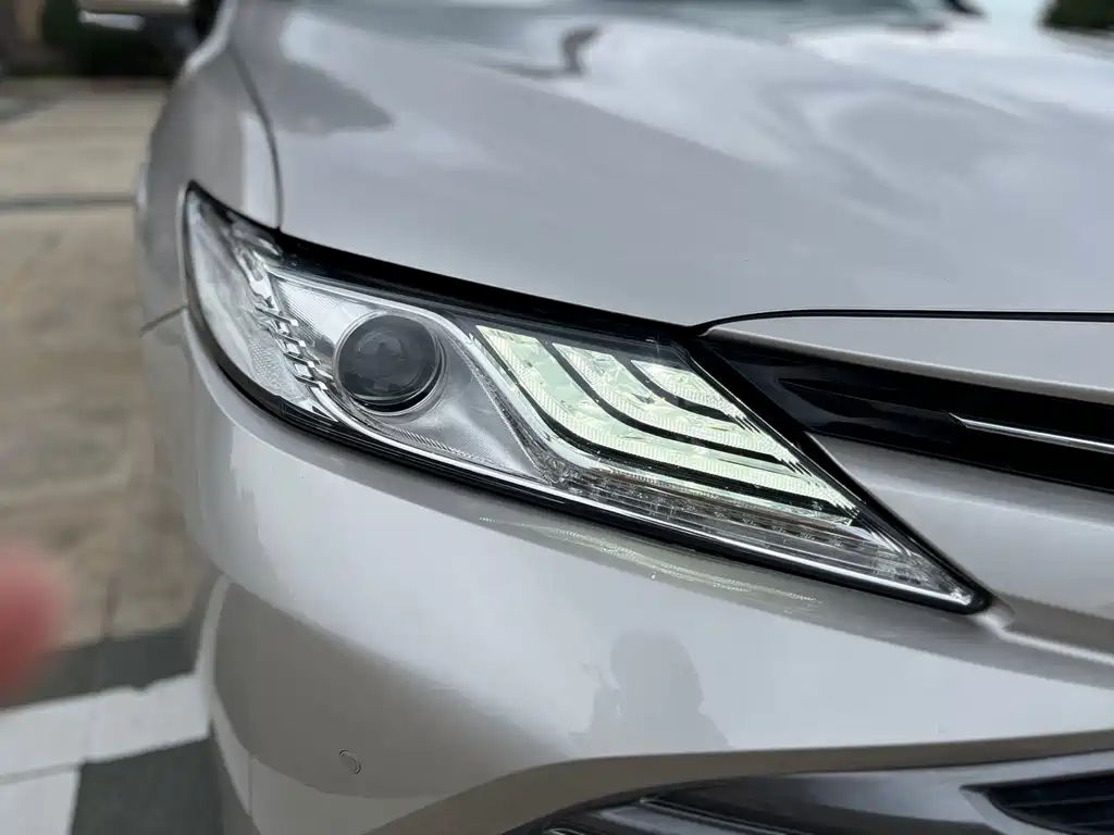 Toyota Camry 2019 — фото 10
