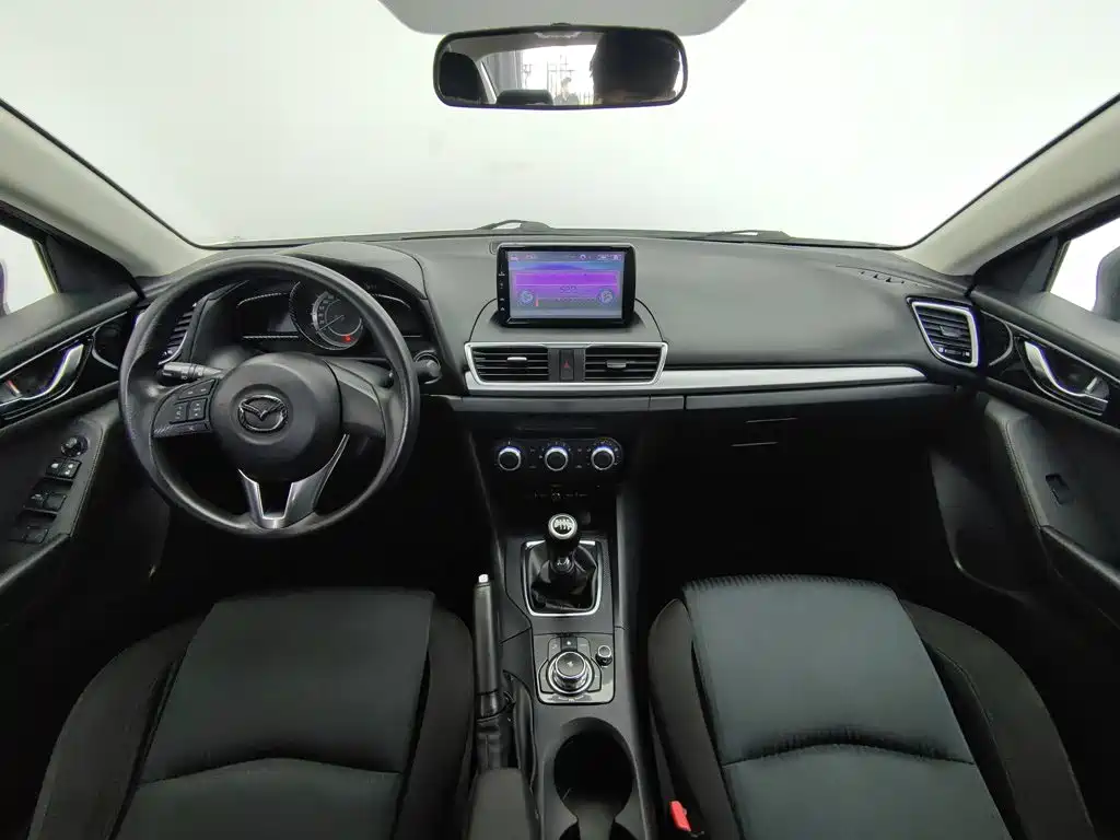 Mazda 3 Axela 2015