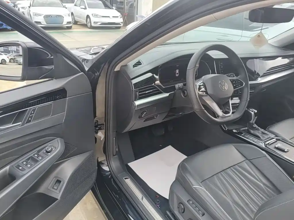 Volkswagen Passat 2023 — фото 16