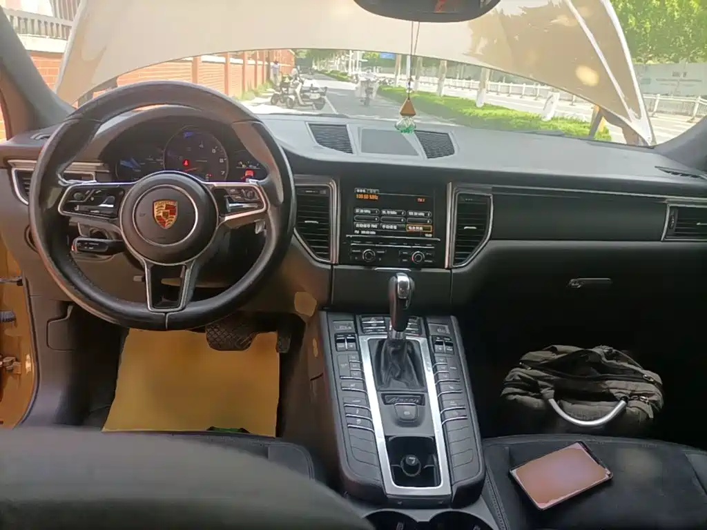 Porsche Macan 2015 — фото 10