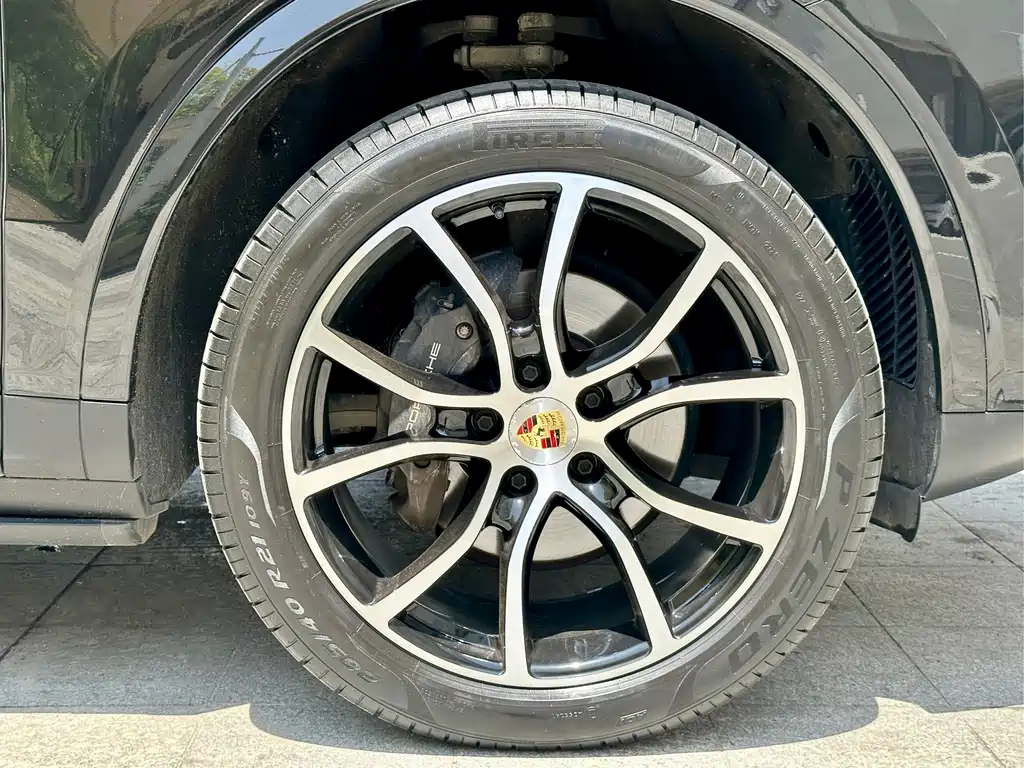 Porsche Cayenne 2023 — фото 15