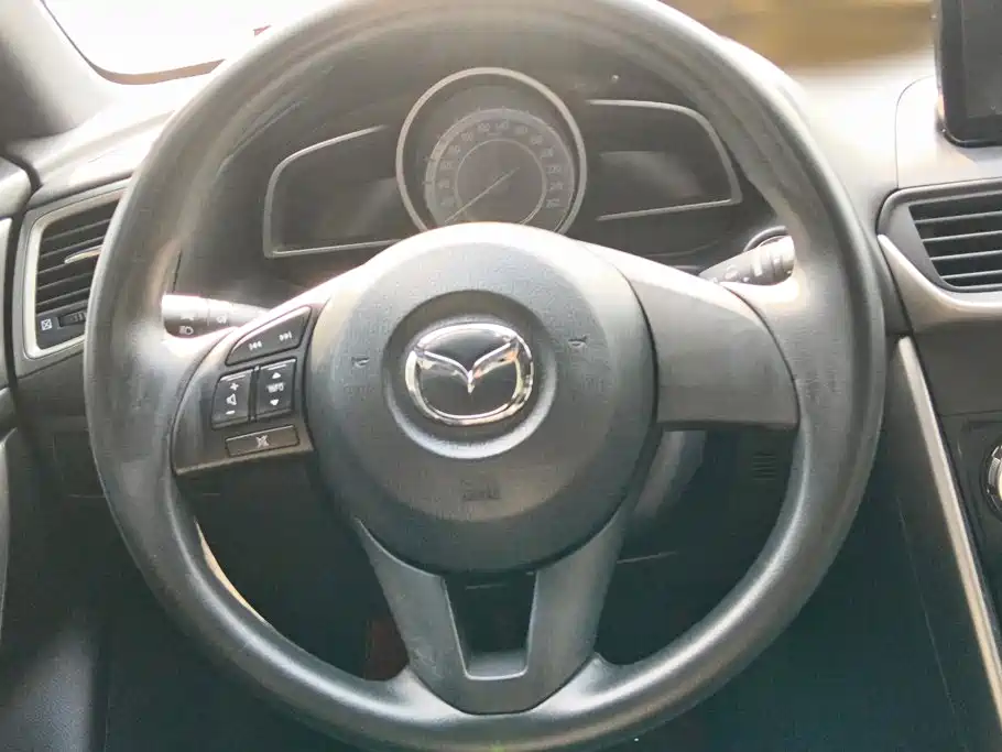 Mazda CX-4 2017 — фото 15