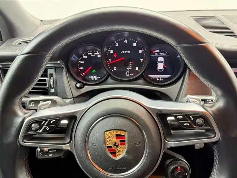 Porsche Macan 2020 — фото 10