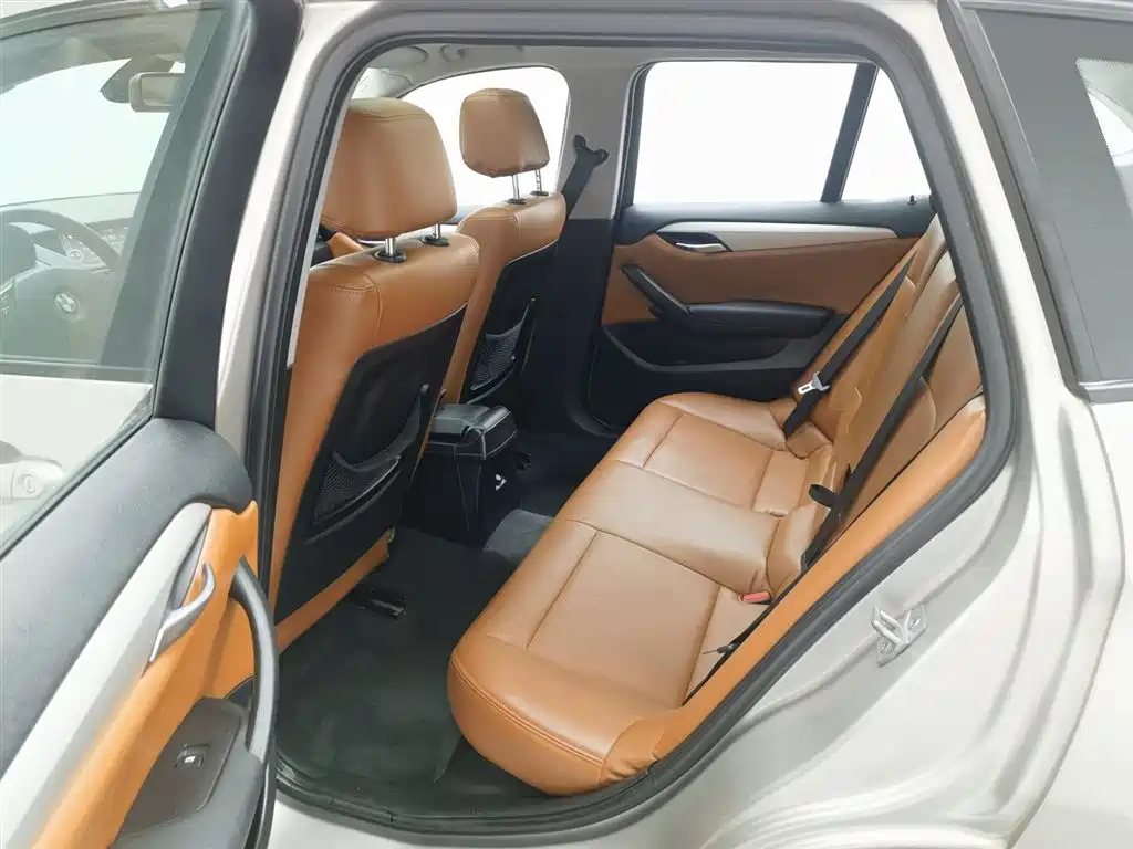 BMW X1 2013 — фото 15