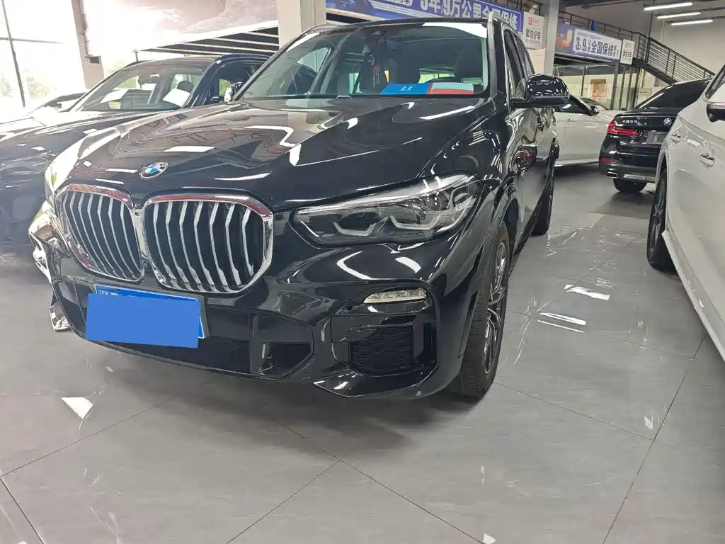 BMW X5 2021 — фото 1