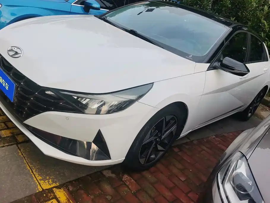 Hyundai Elantra 2021