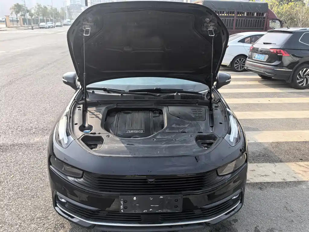 Lynk & Co 03 2019 — фото 12