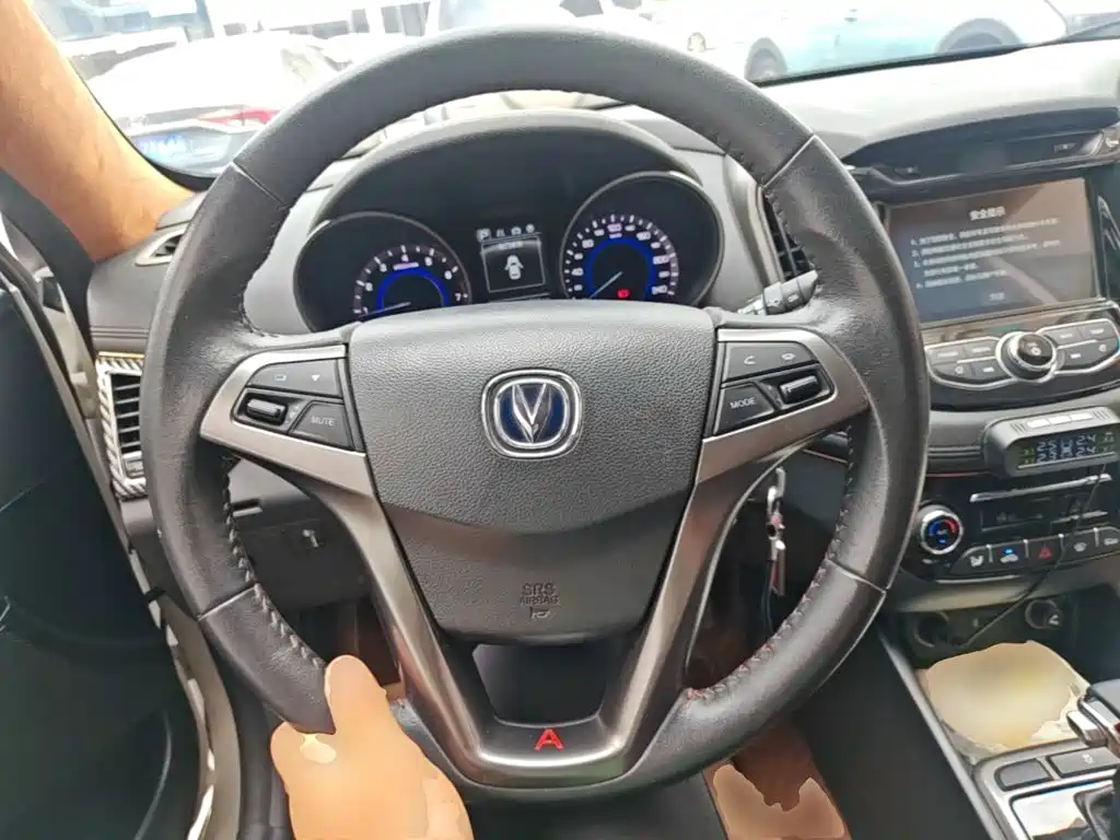 Changan Eado XT 2016 — фото 11