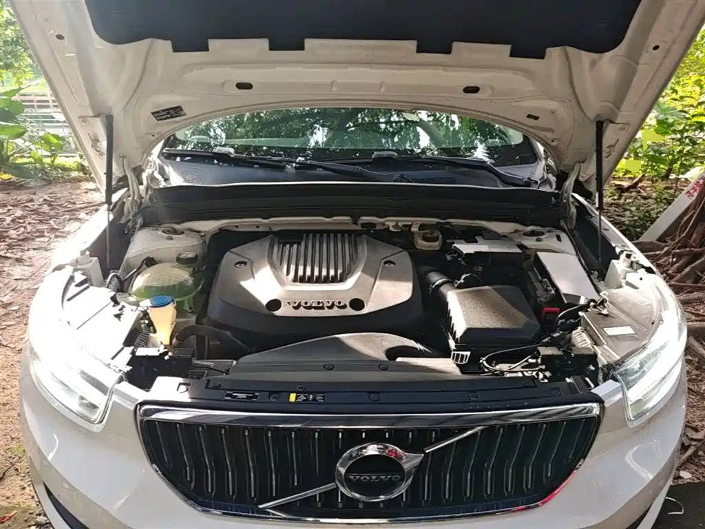 Volvo XC40 2020 — фото 20
