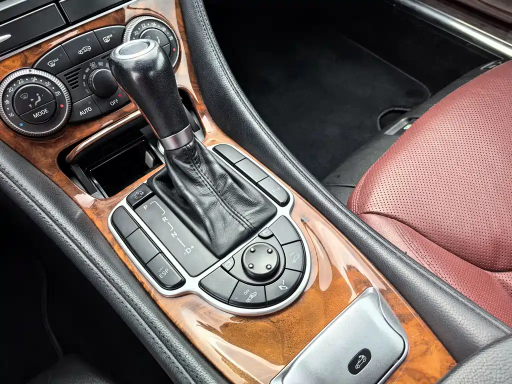 Mercedes-Benz SL-Class 2010 — фото 14