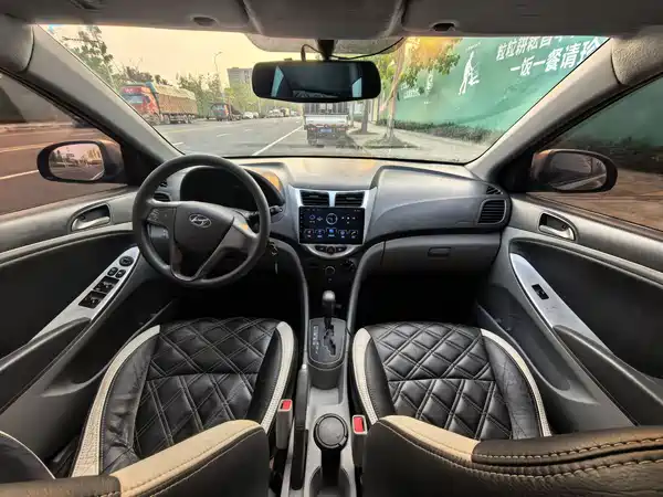 Hyundai Accent 2014