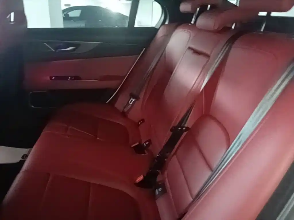 Jaguar XEL 2023 — фото 17