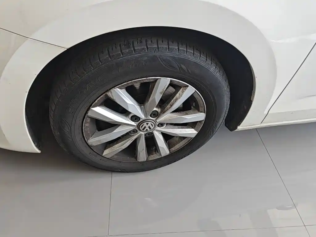 Volkswagen Touran 2018 — фото 23