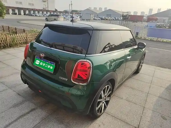 MINI MINI 2023