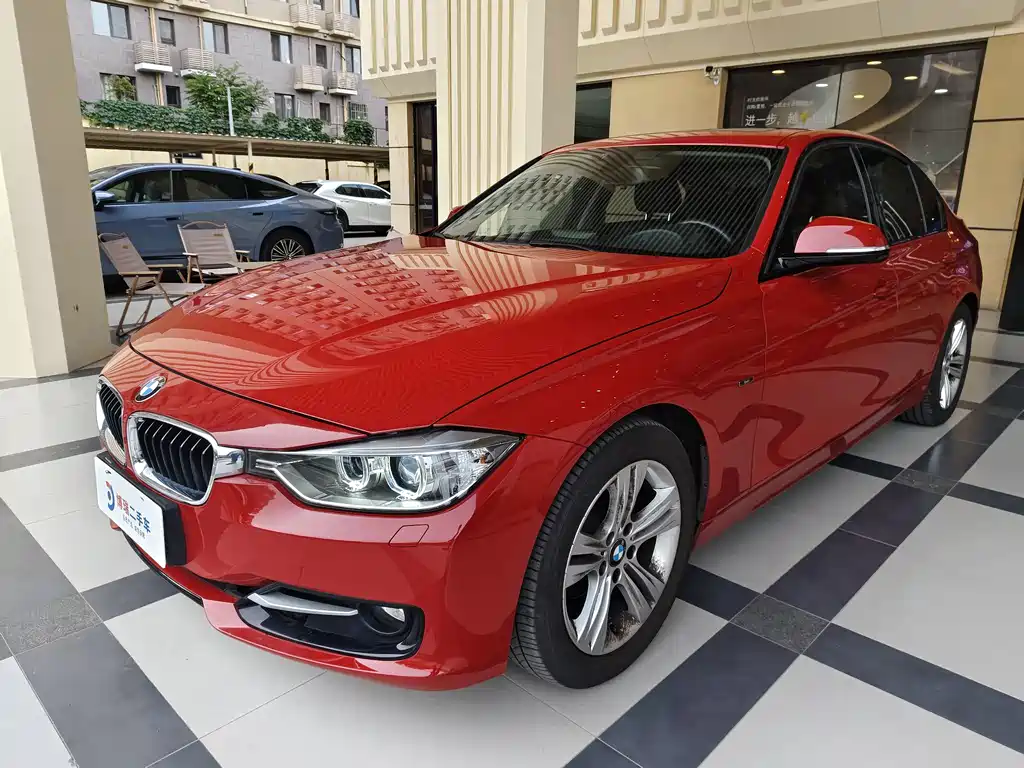BMW 3 Series 2013 — фото 1