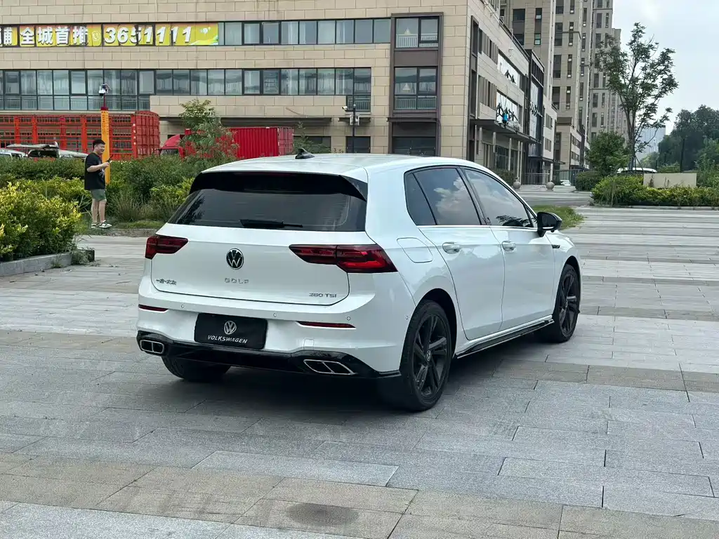Volkswagen Golf 2021