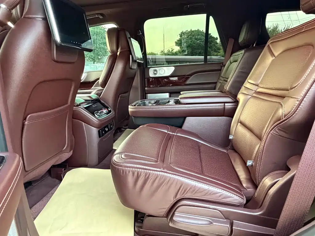 Lincoln Navigator 2020 — фото 18