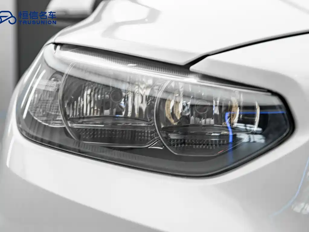 BMW 1 Series 2017 — фото 10