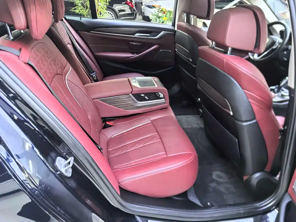 BMW 5 Series 2022 — фото 14