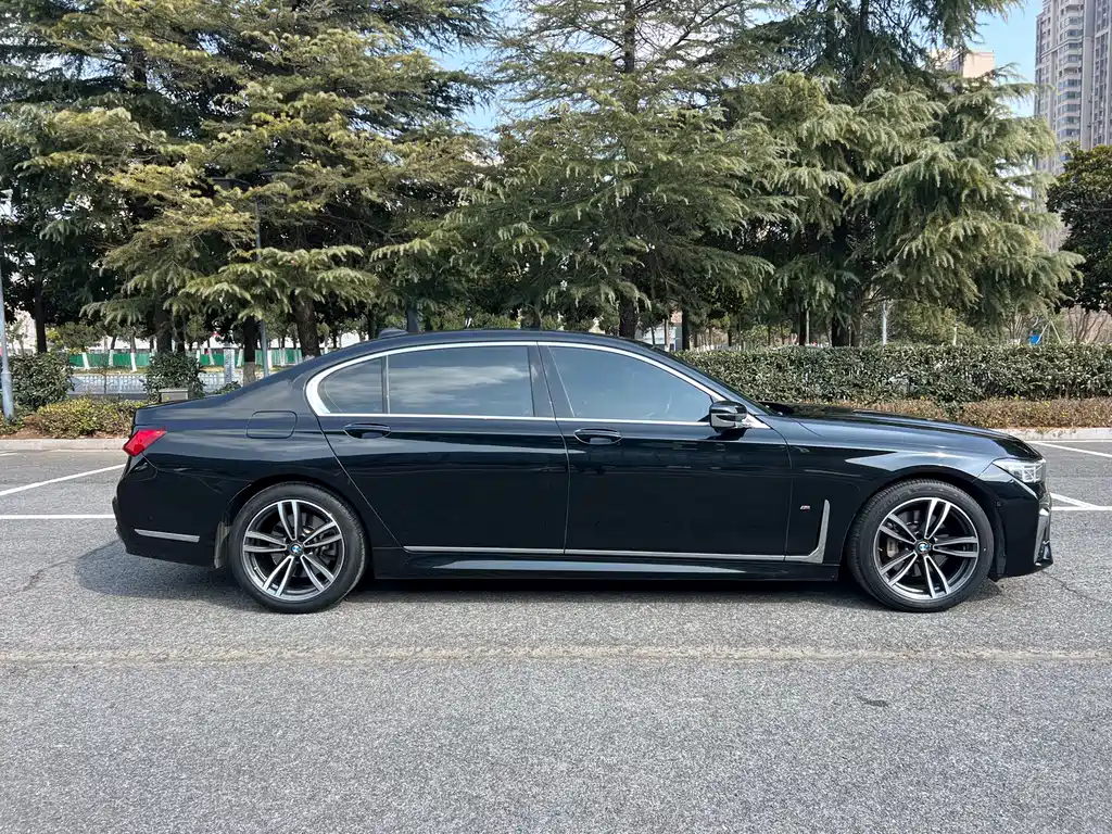 BMW 7 Series 2020 — фото 13