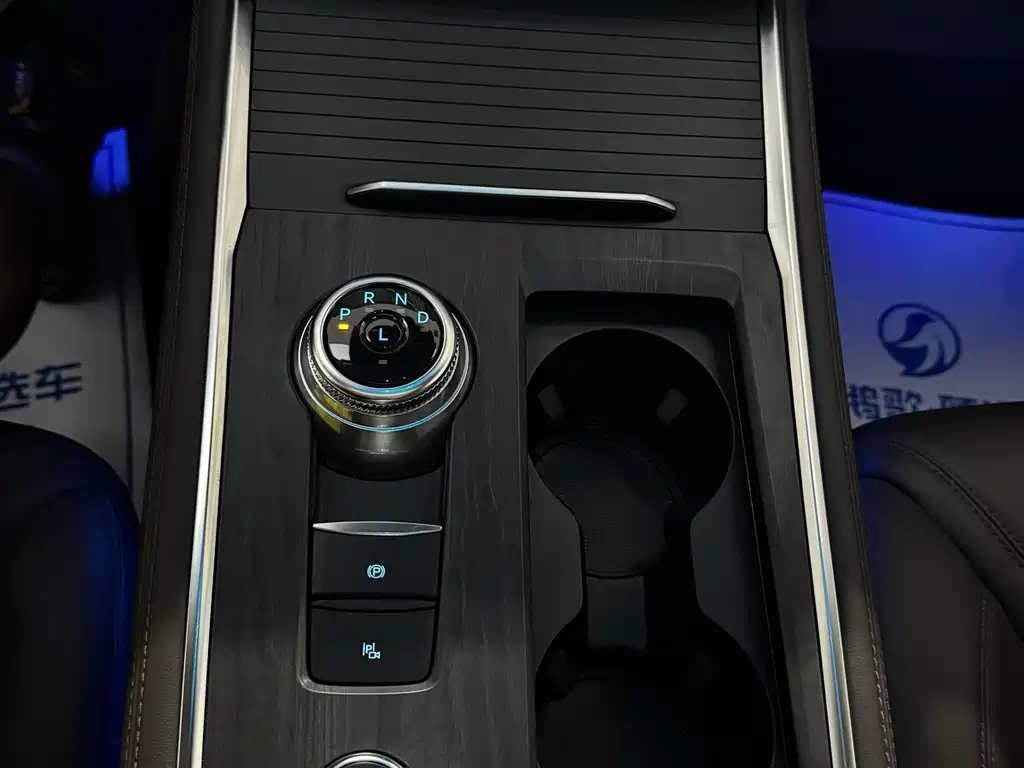 Ford Explorer 2025 — фото 18