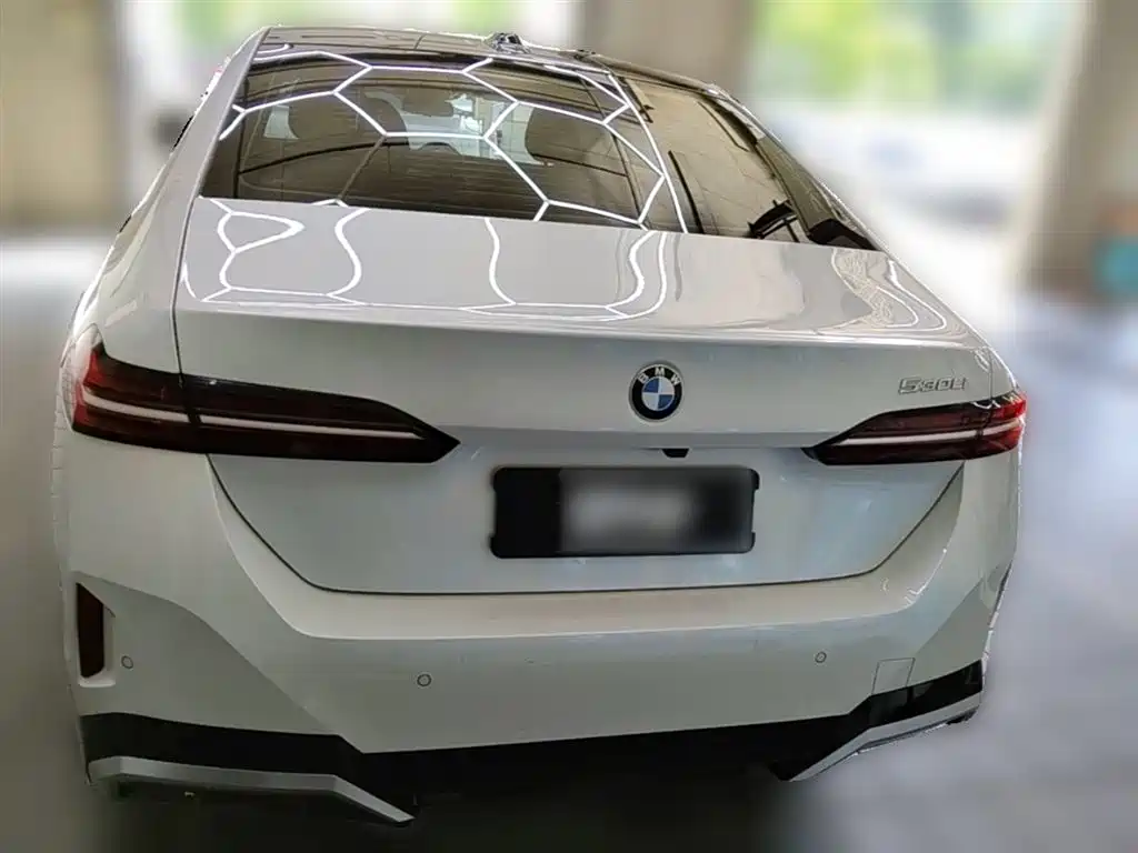 BMW 5 Series 2024 — фото 10