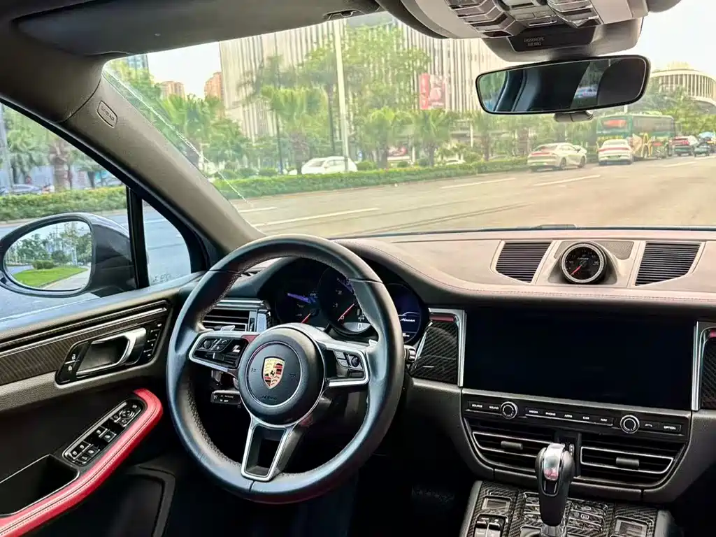 Porsche Macan 2019 — фото 11