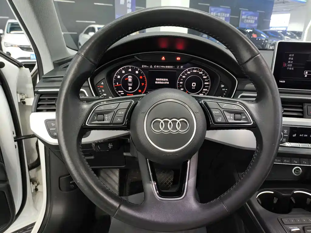 Audi A4L 2019