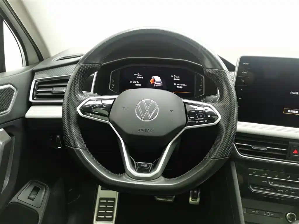 Volkswagen Tiguan L 2022 — фото 11