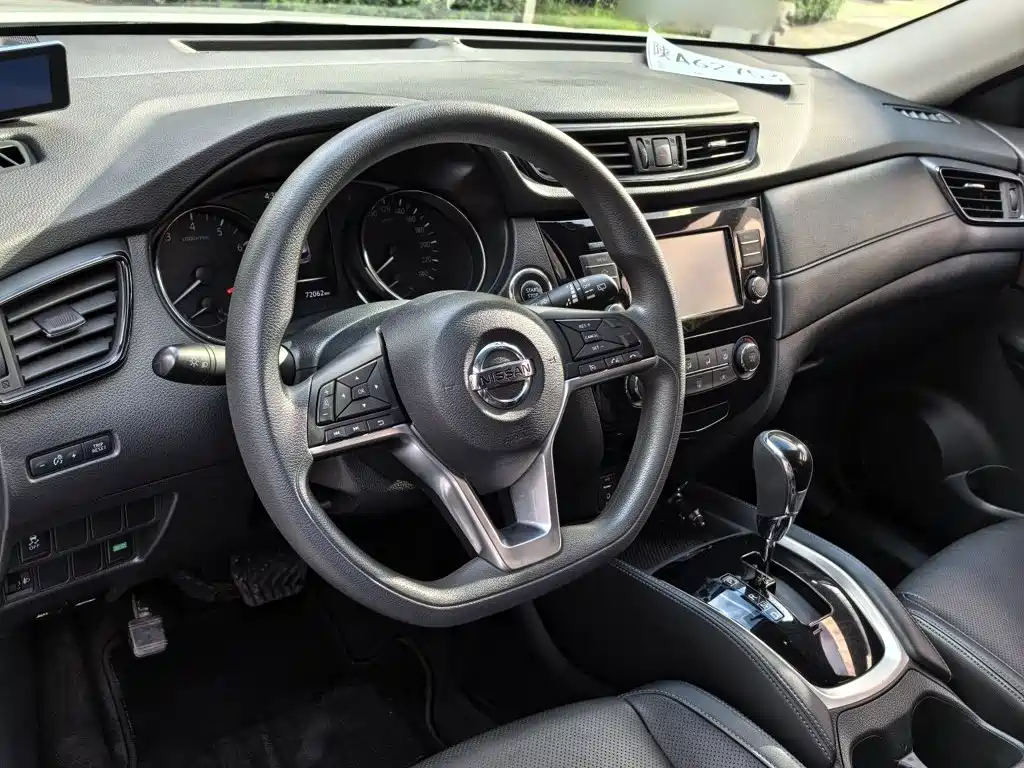 Nissan X-Trail 2017 — фото 12