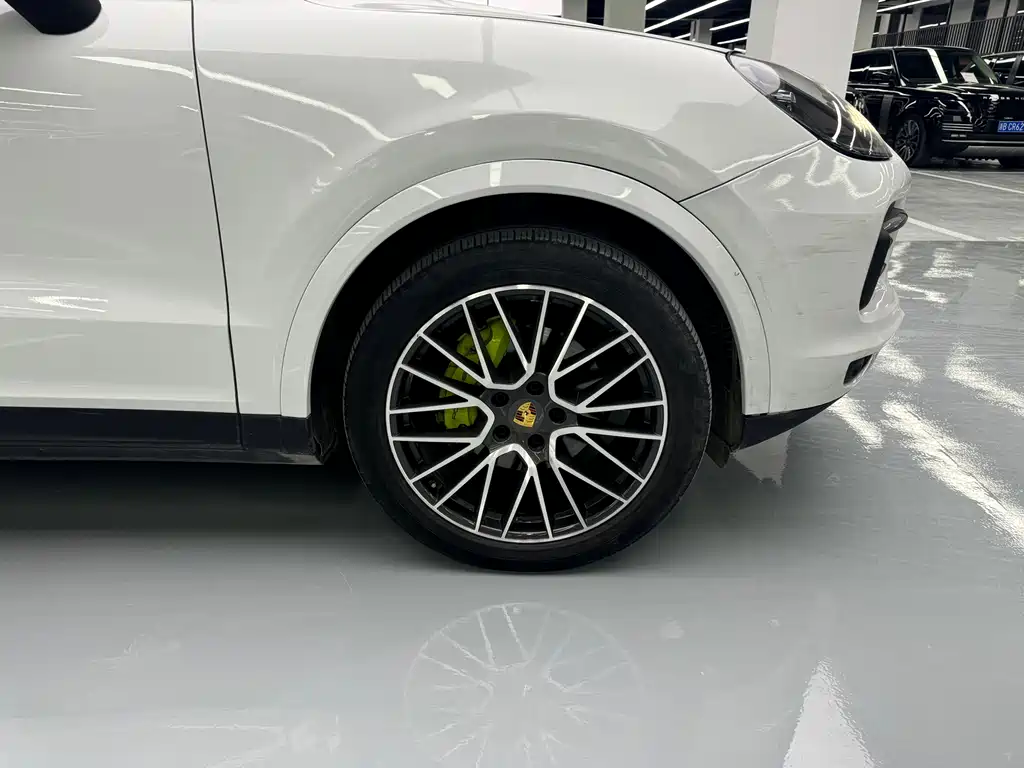Porsche Cayenne 2018 — фото 15