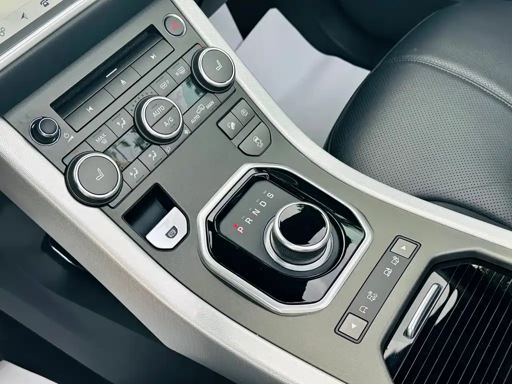 Land Rover Evoque 2019 — фото 14