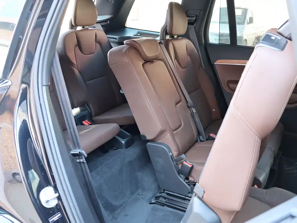 Volvo XC90 2025 — фото 11