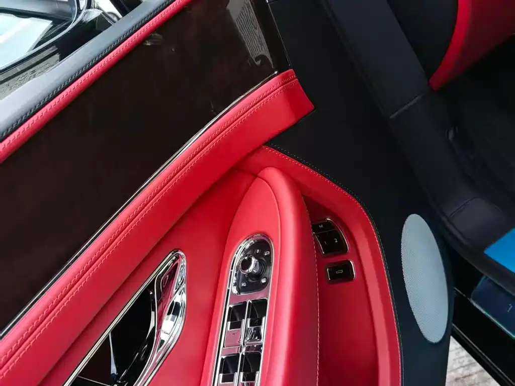 Bentley Continental 2020 — фото 14