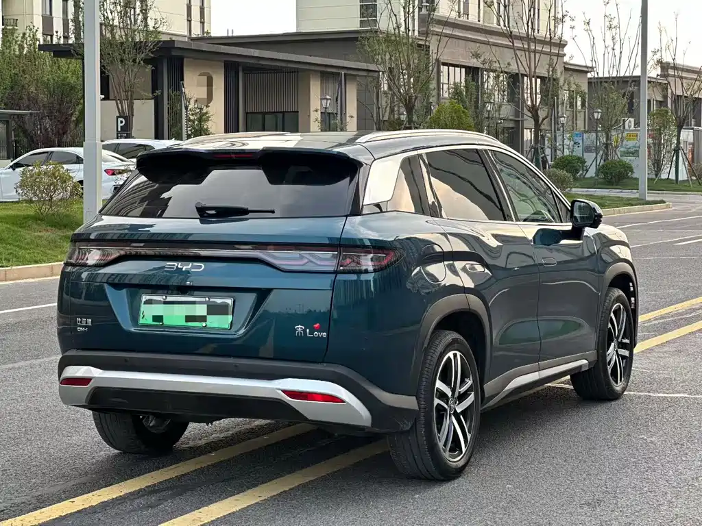 BYD L DM-i 2025 — фото 9
