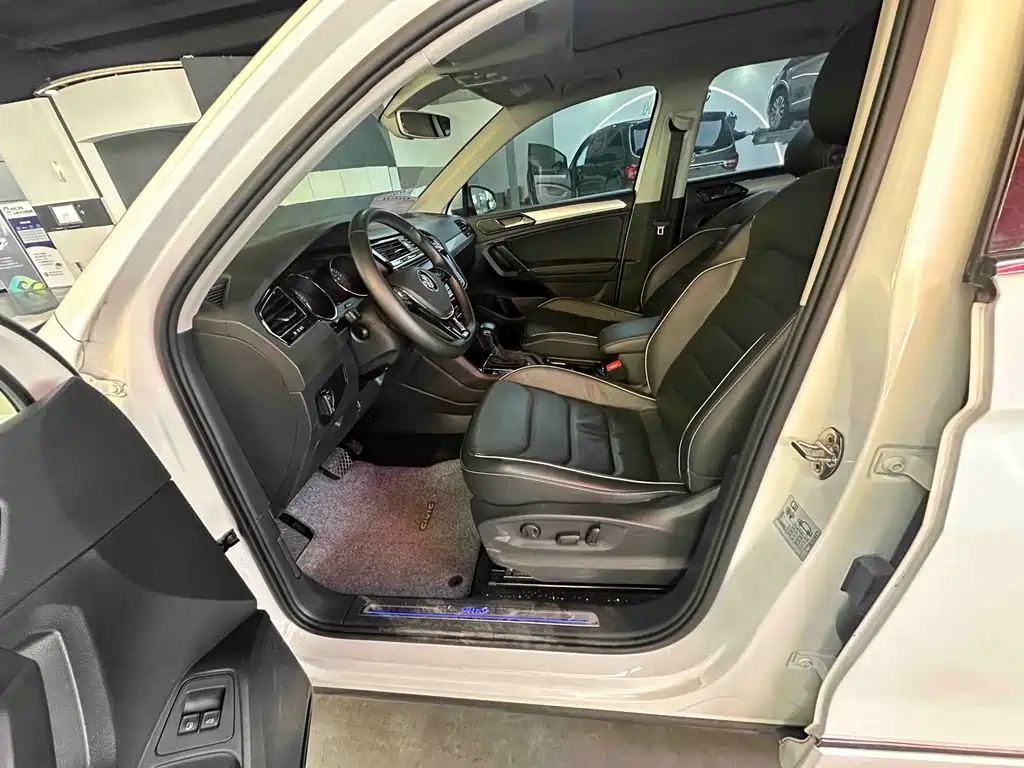 Volkswagen Tiguan L New Energy 2019 — фото 4