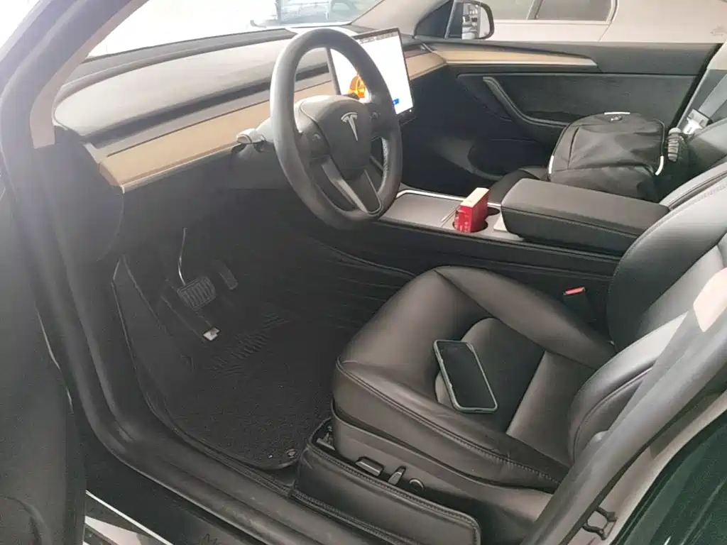 Tesla Model Y 2023 — фото 16