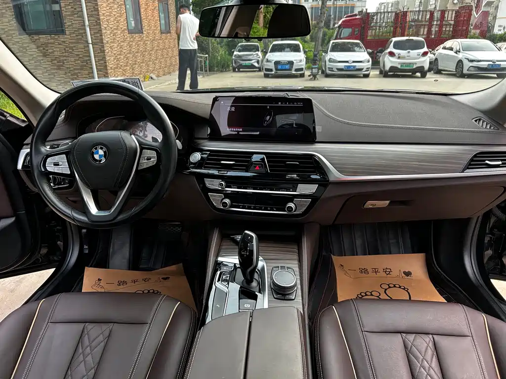 BMW 5 Series 2020 — фото 11