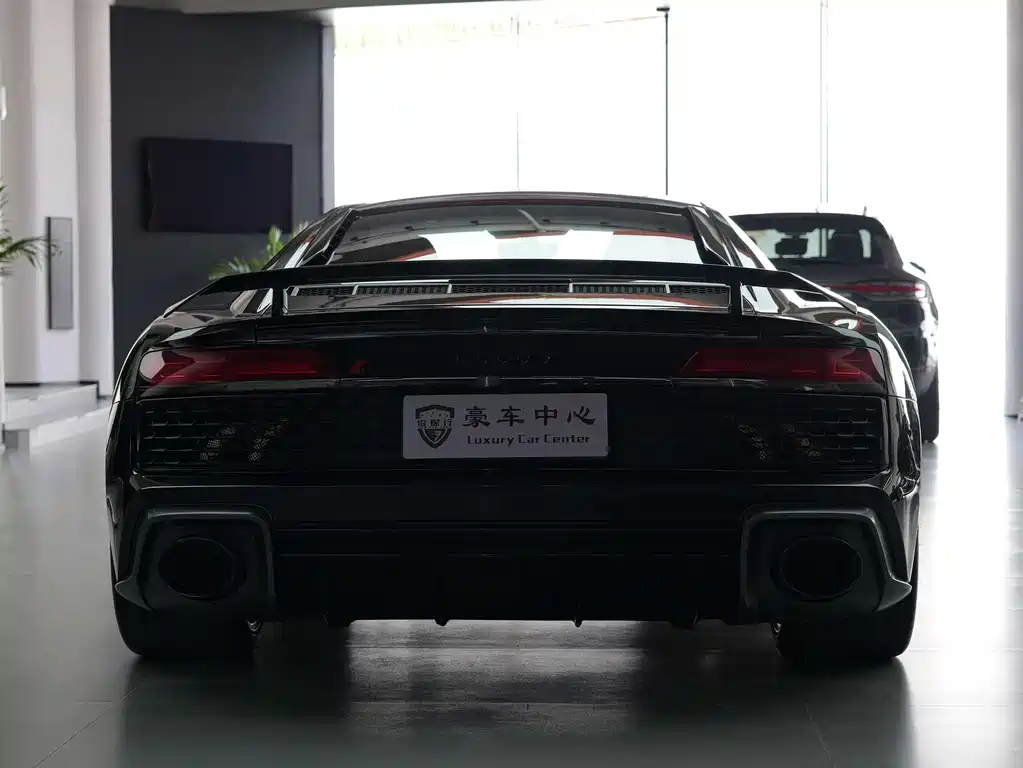Audi R8 2022 — фото 14