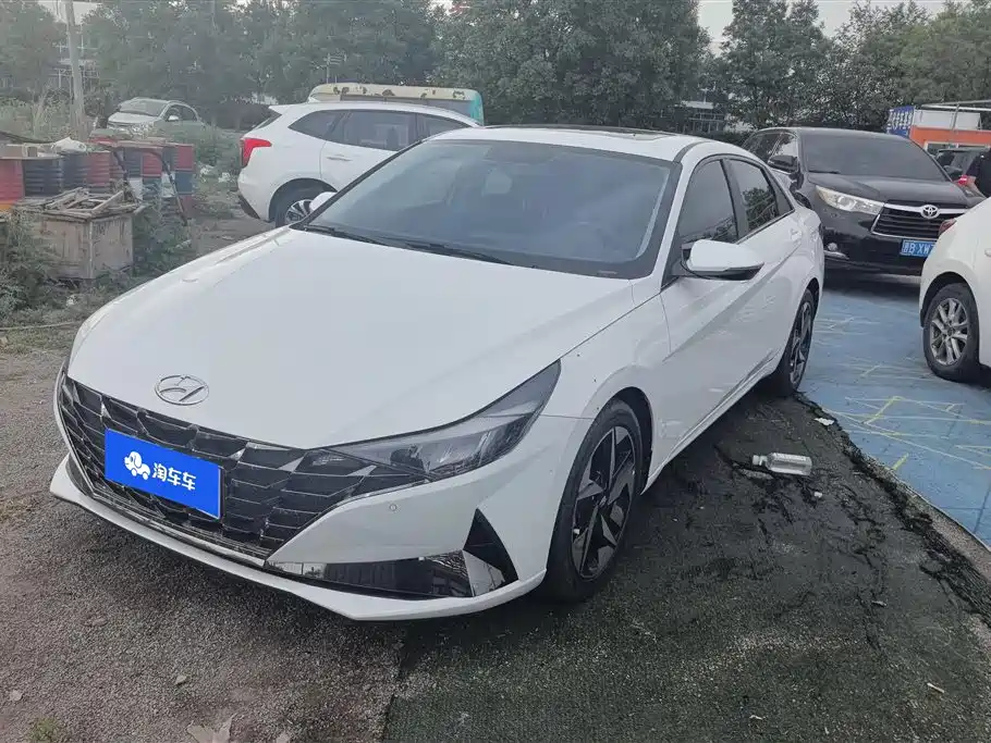 Hyundai Elantra 2023