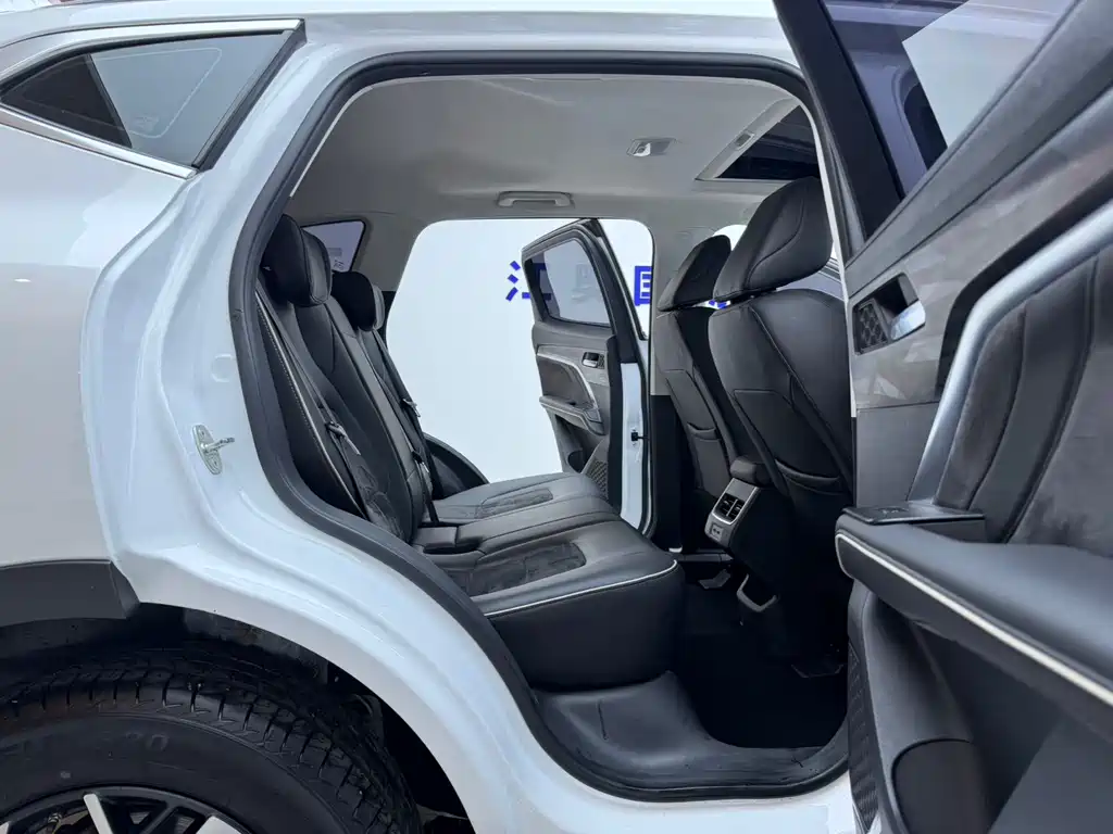 Haval H6 2023 — фото 19